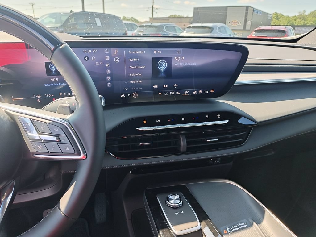 New 2026 Iridescent White Tricoat Buick Avenir image 20
