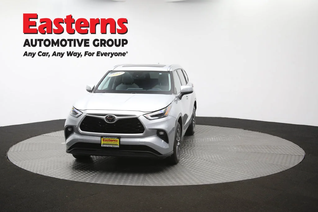 Used 2021 Silver Toyota XLE image 60