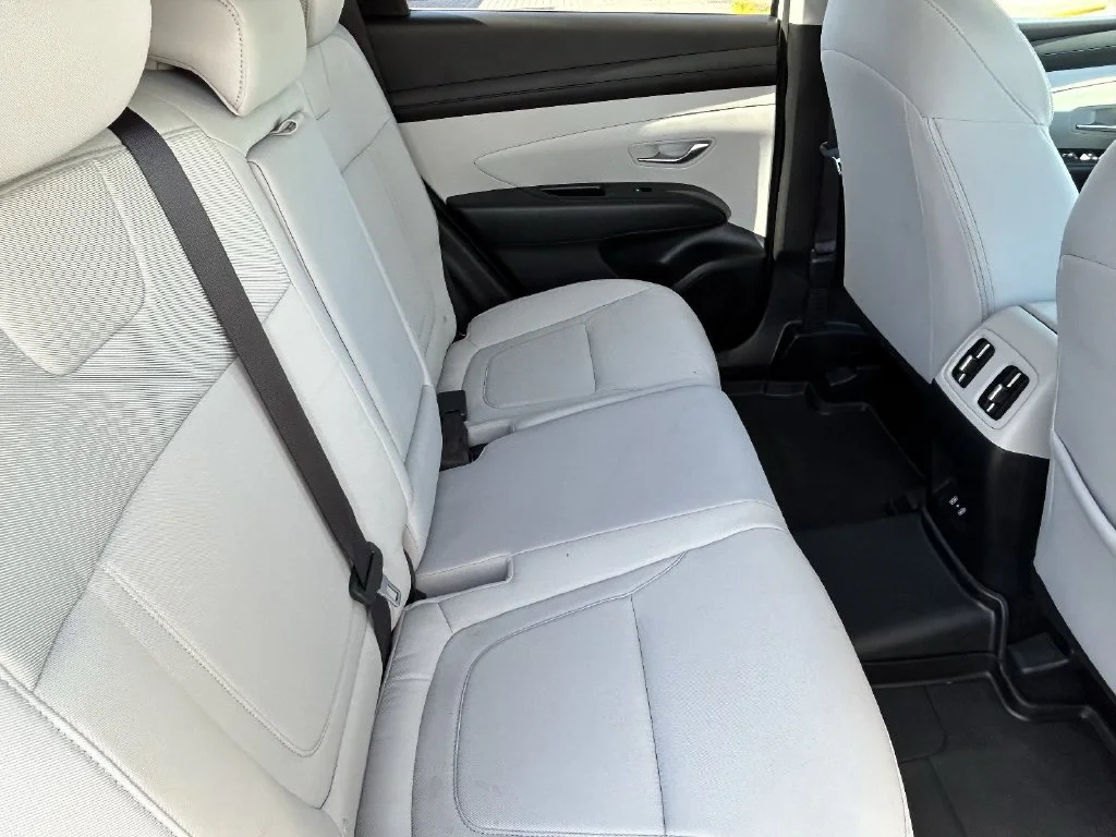 Used 2025 White Pearl Hyundai SEL image 11