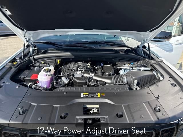2025 Jeep Grand Cherokee Overland - Photo 11