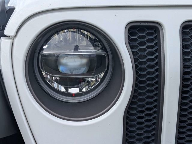 Used 2022 Bright White Cl Jeep Unlimited Rubicon image 8