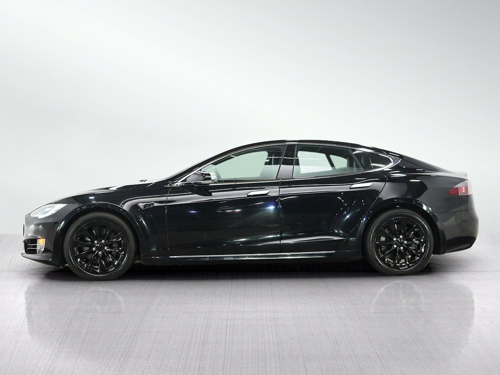 Used 2018 Tesla Model S 75D with VIN 5YJSA1E21JF248895 for sale in White Bear Lake, Minnesota