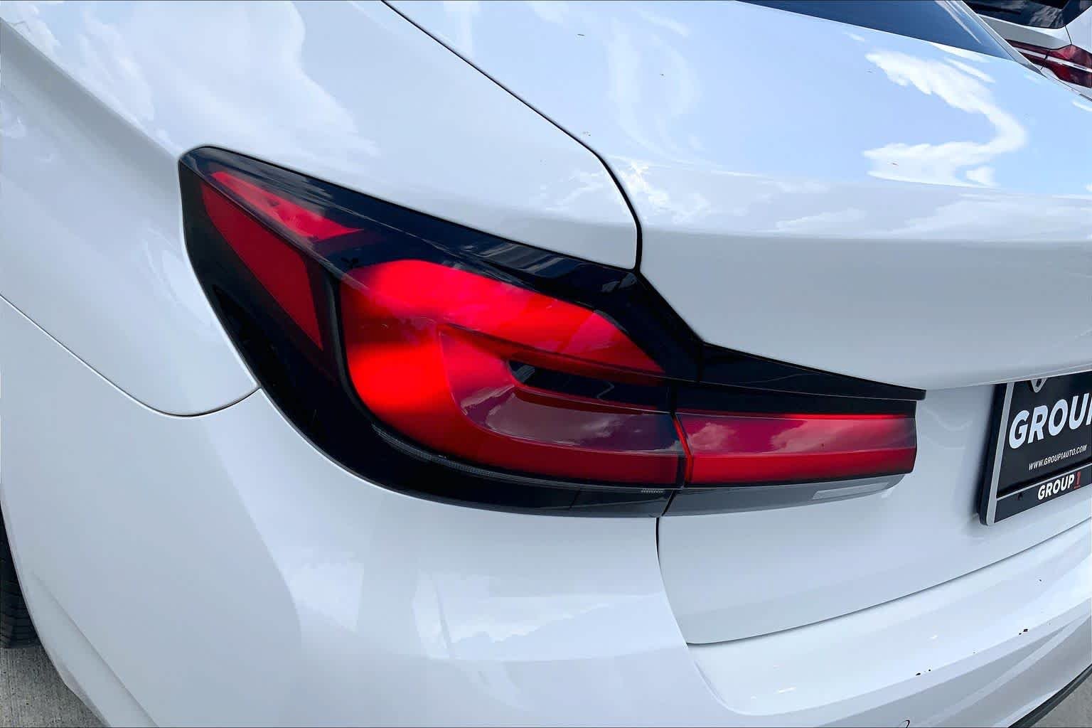 Used 2023 Alpine White BMW 530i image 28