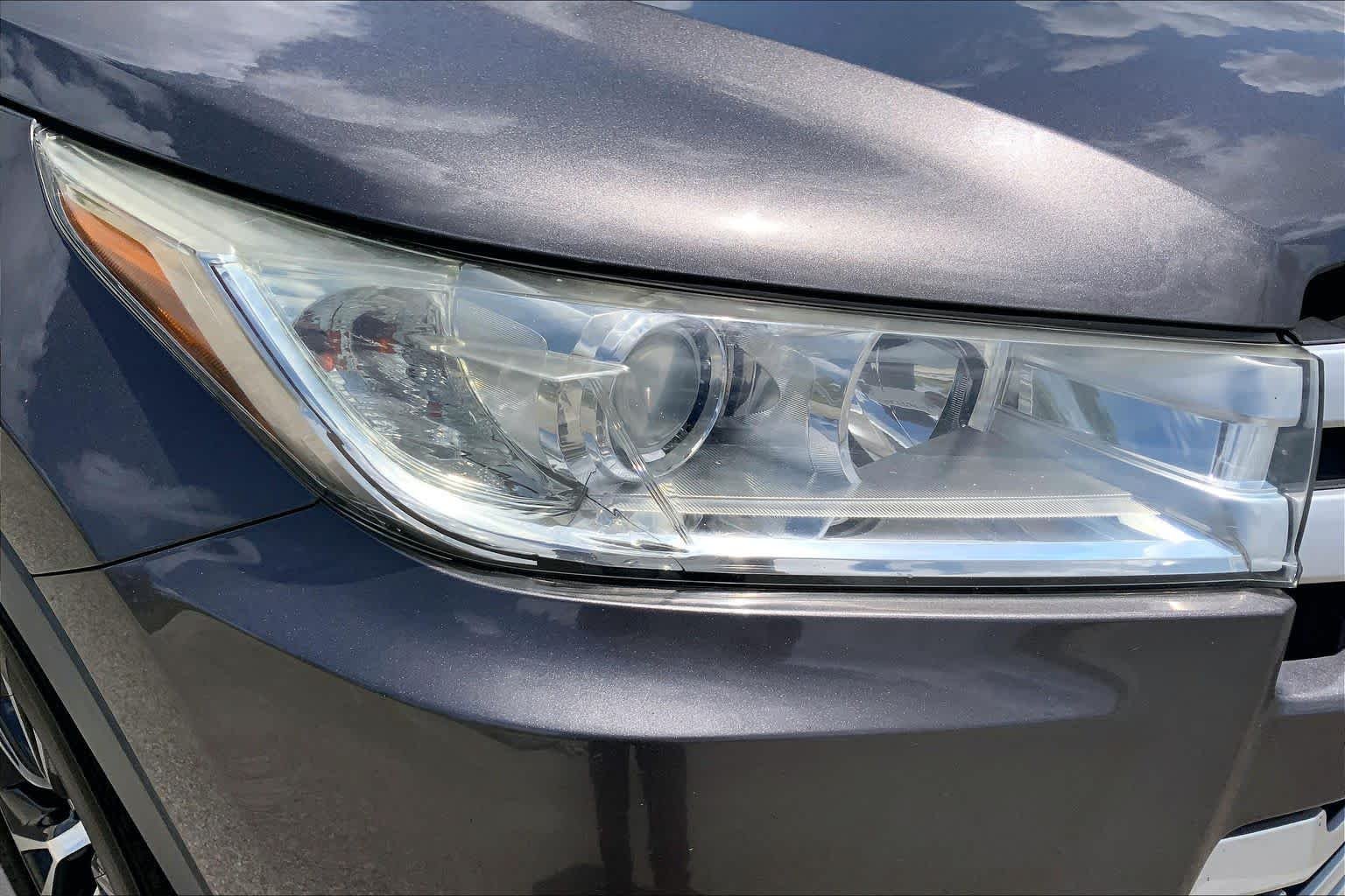 Used 2019 Predawn Gray Mica Toyota LE image 27
