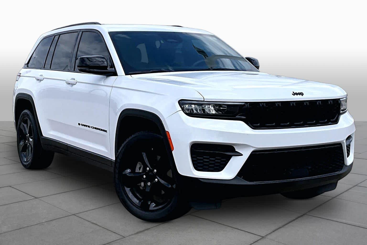 Used 2023 Bright White Clearcoat Jeep Altitude image 3