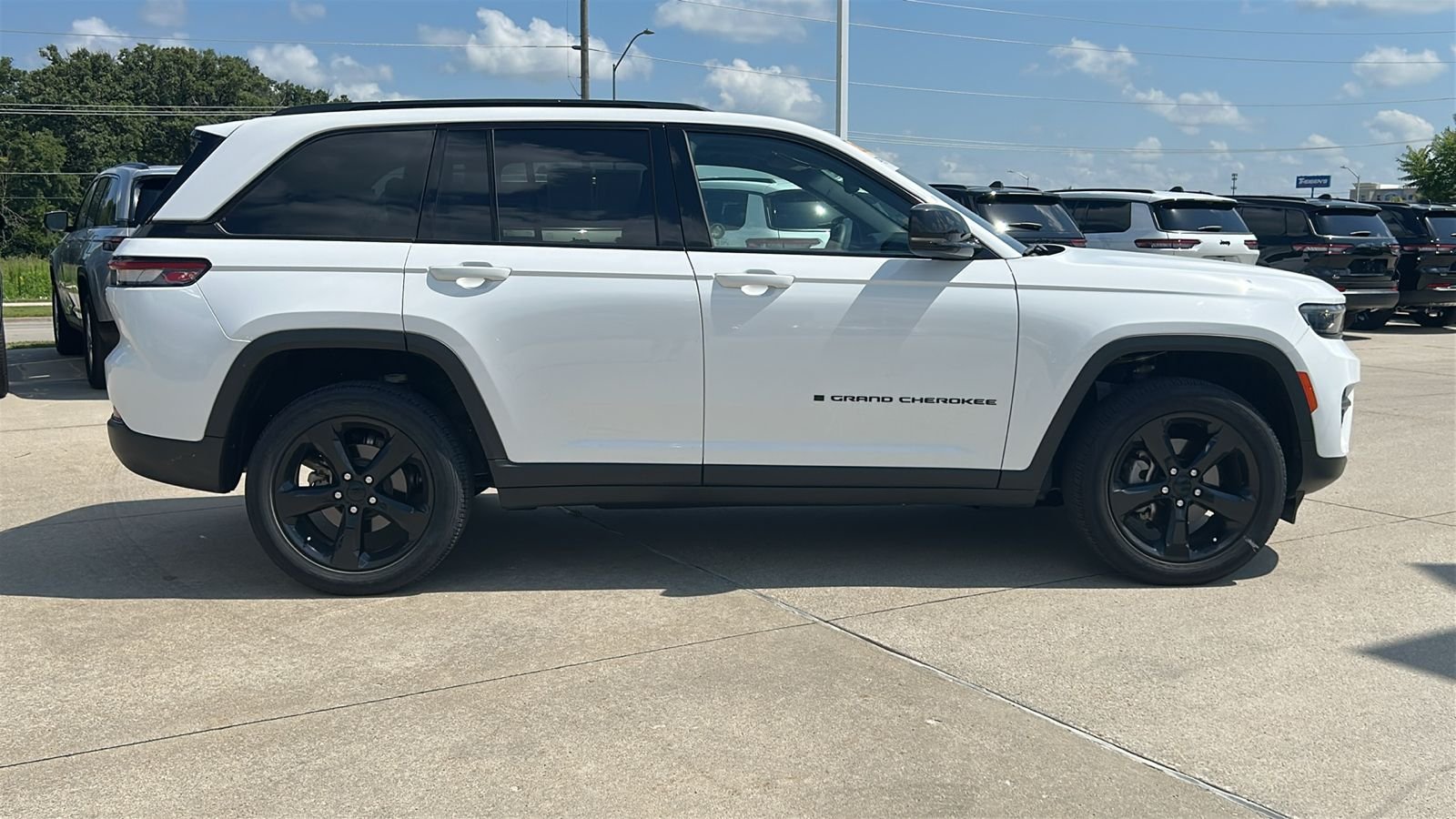 Certified Used 2023 White Jeep Altitude X image 3