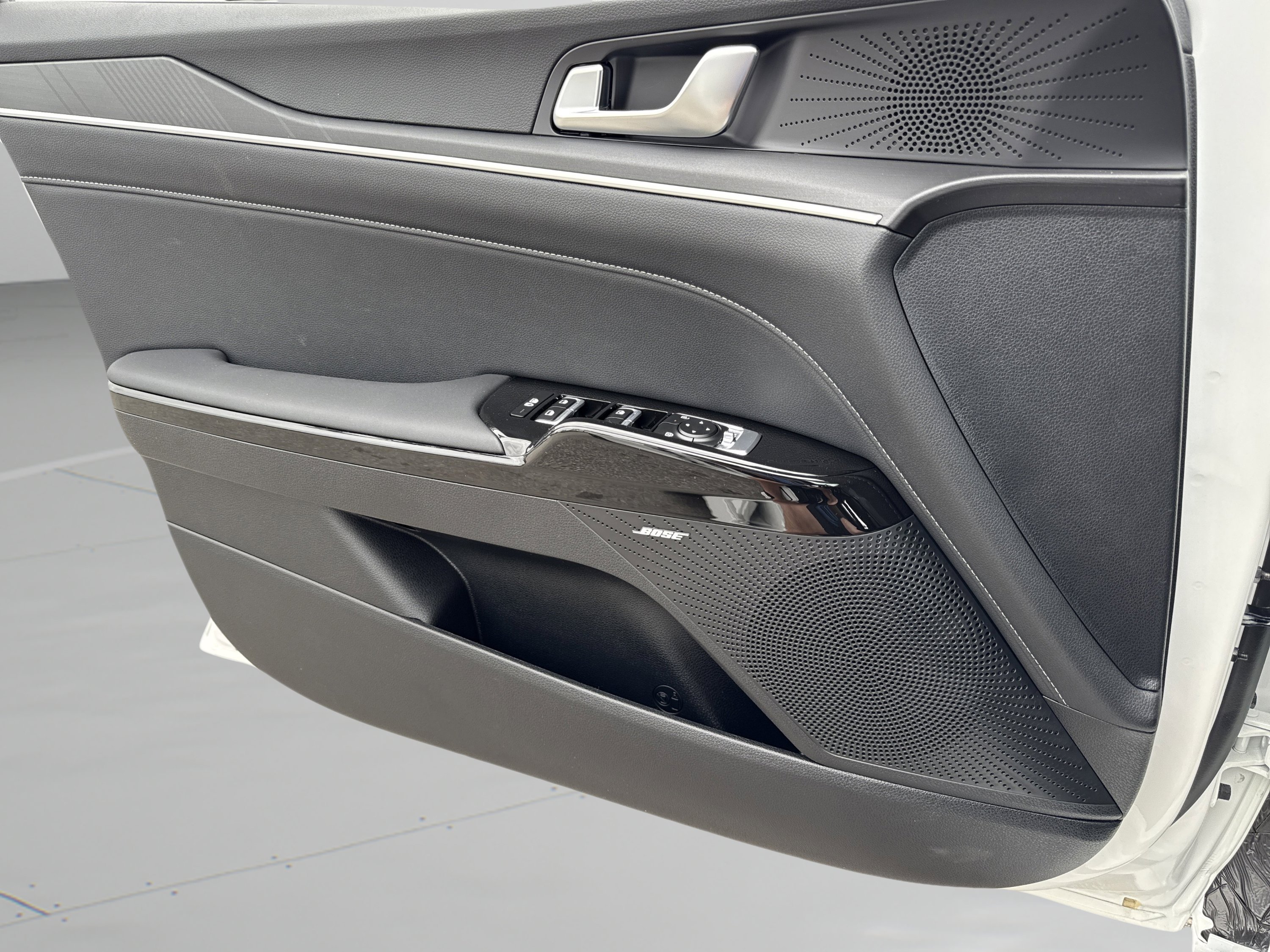 New 2026 Snow White Pearl Kia GT-Line image 14