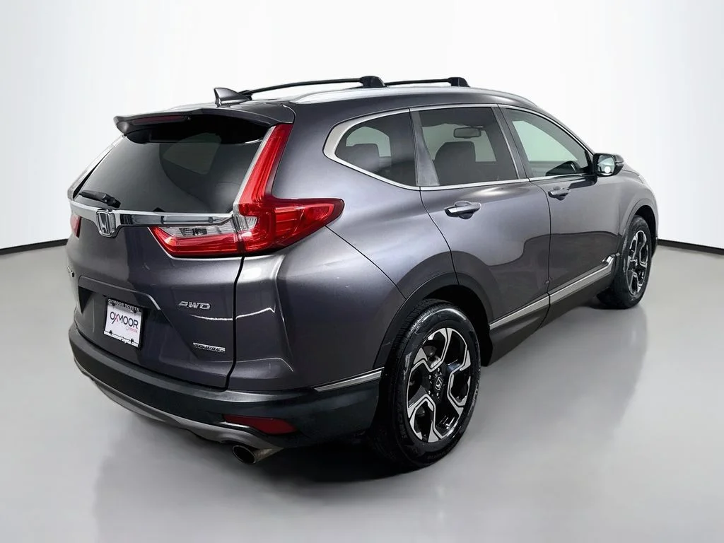 Used 2019 Modern Steel Metallic Honda Touring image 7