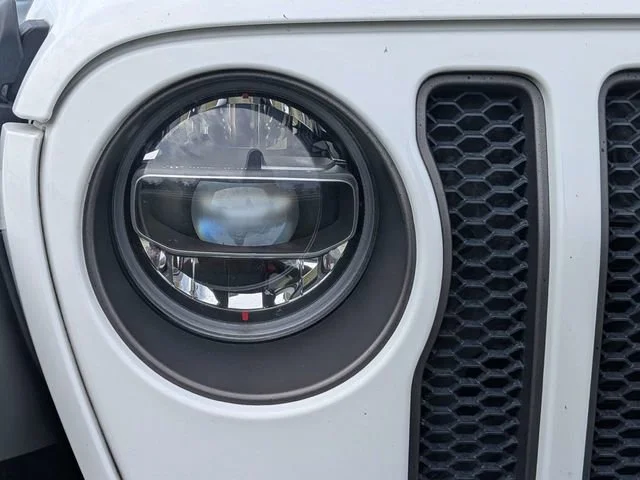 Used 2022 Bright White Cl Jeep Unlimited Rubicon image 8
