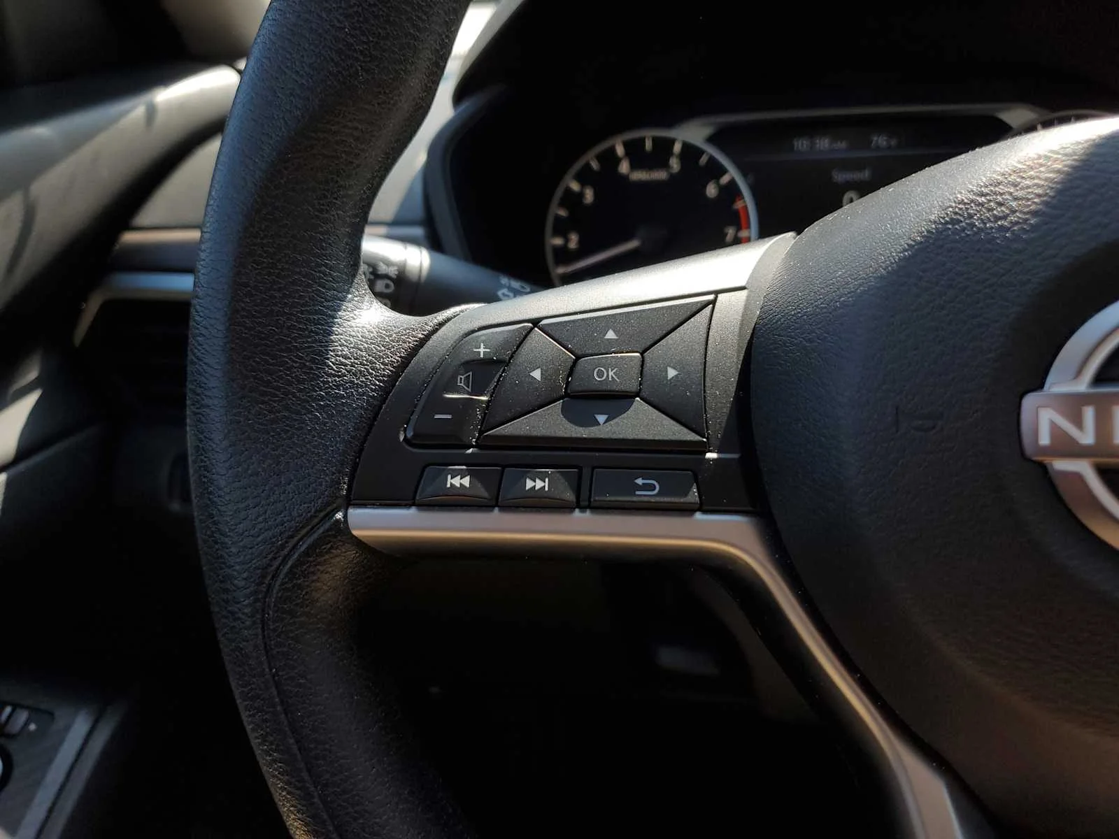 Used 2024 Gun Metallic Nissan 2.5 SV image 20