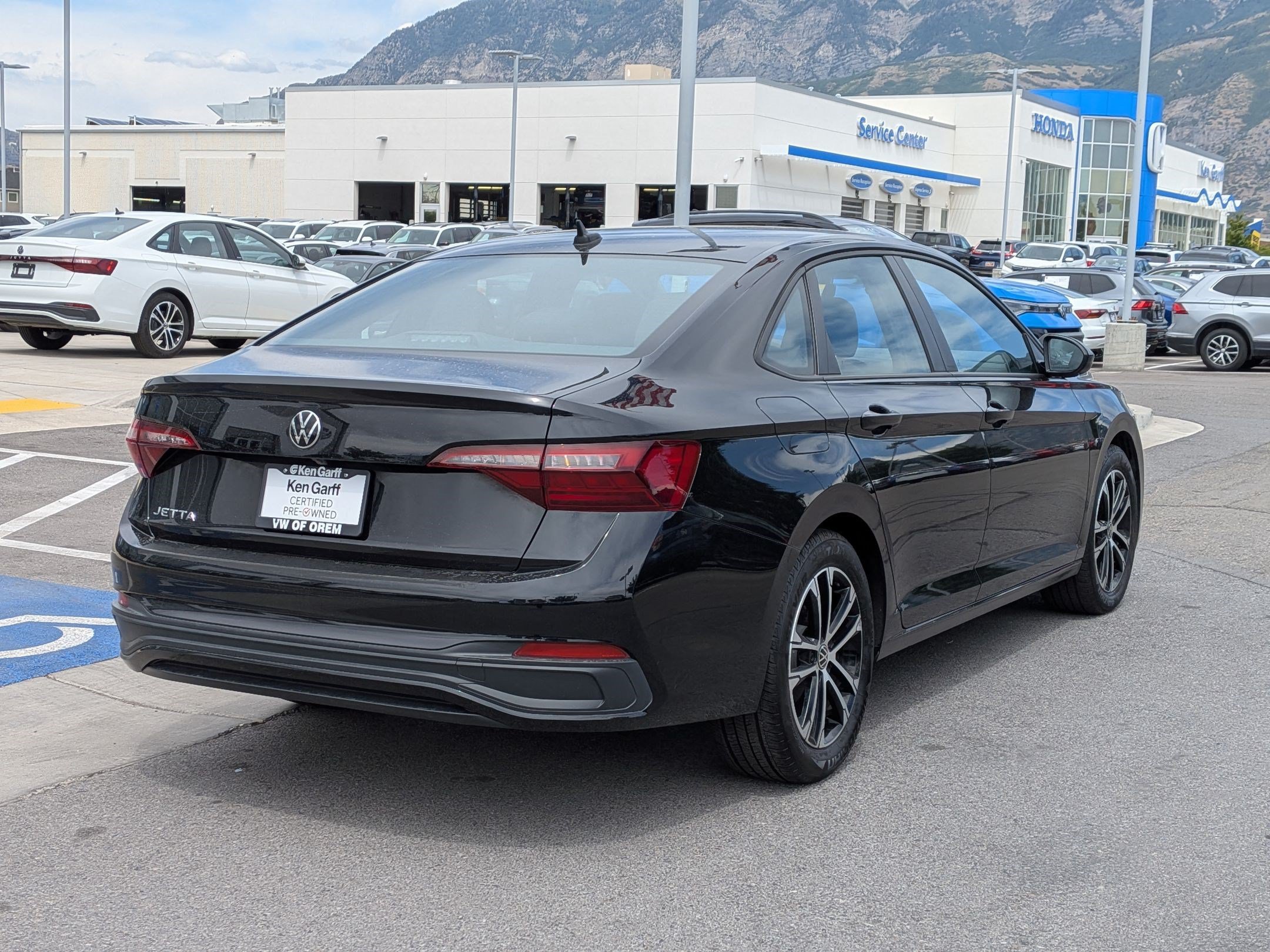 Used 2022 Deep Black Pearl Volkswagen Sport image 3