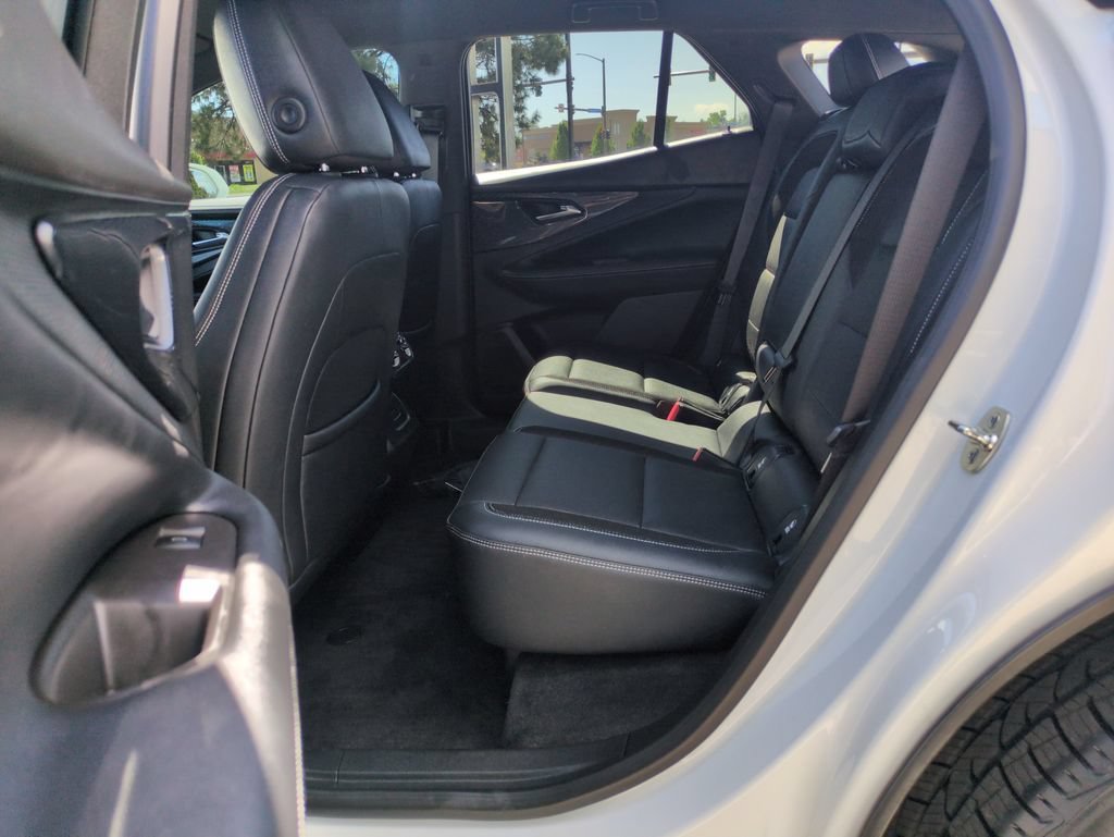 Used 2024 Summit White Chevrolet LT image 24