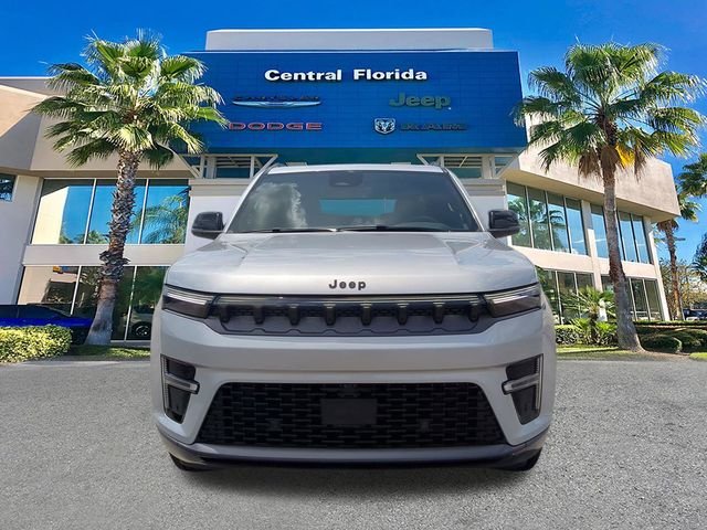 New 2026 Silver-Zynith Exterior Paint Jeep Limited Altitude image 3