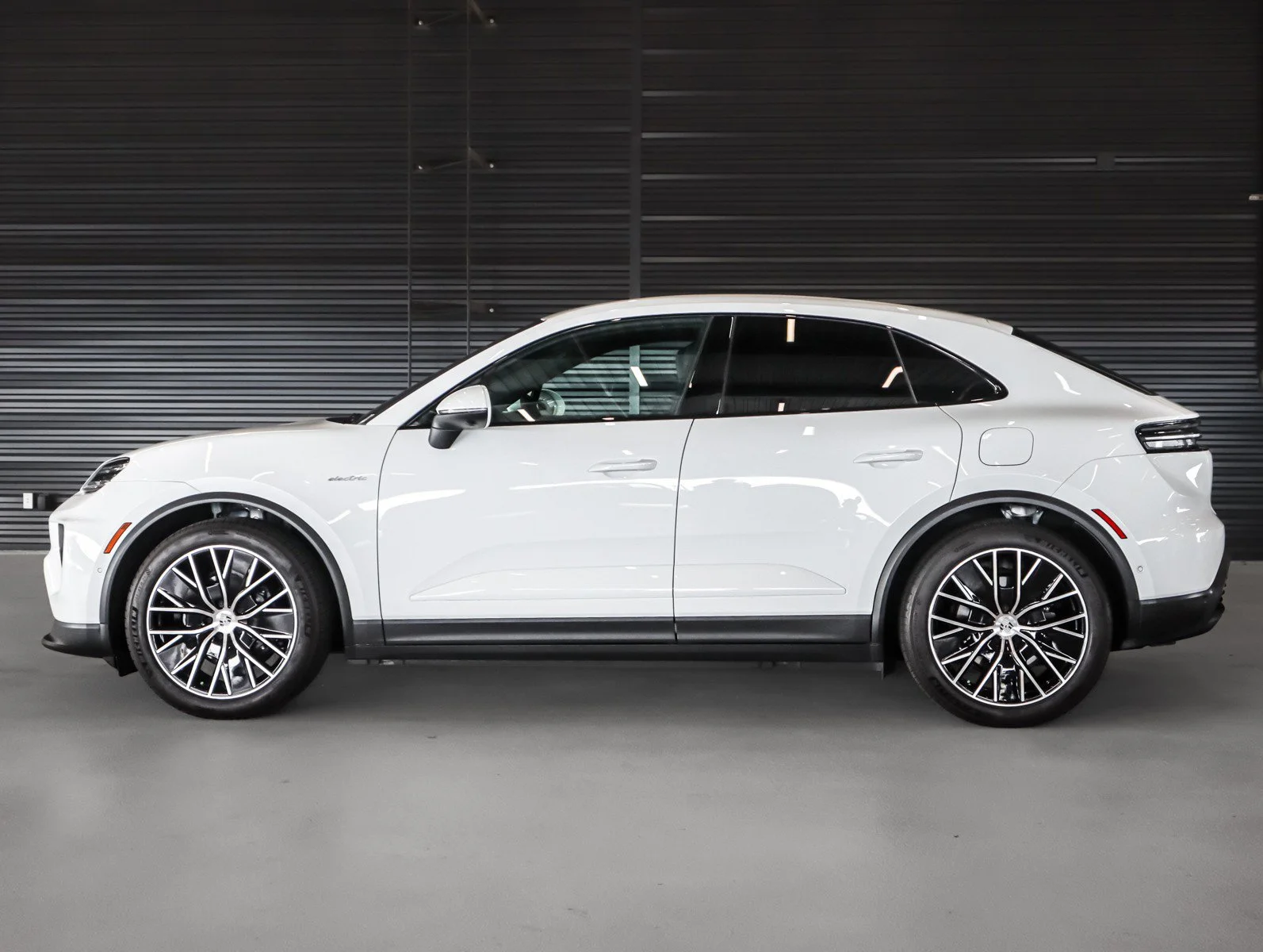 Certified 2025 Porsche Macan Base with VIN WP1AD2XAXSL077278 for sale in Ontario, CA