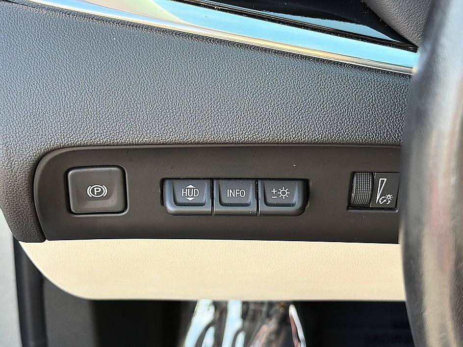 Used 2024 Moonstone Gray Metallic Buick Avenir image 21