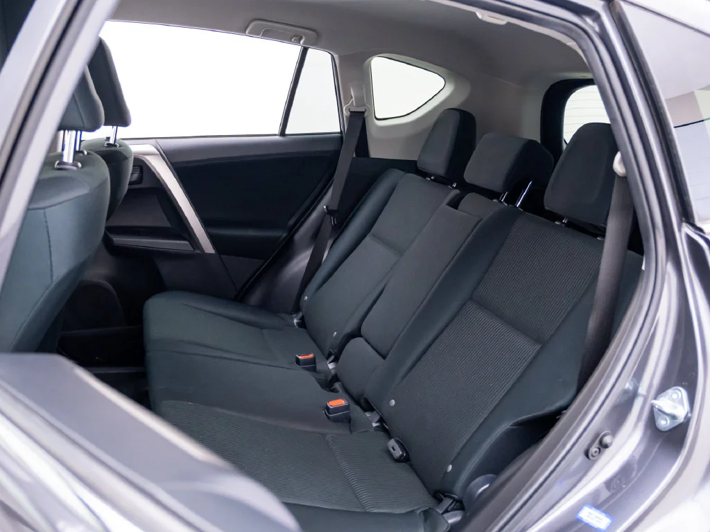 Used 2018 Gray Toyota LE image 18