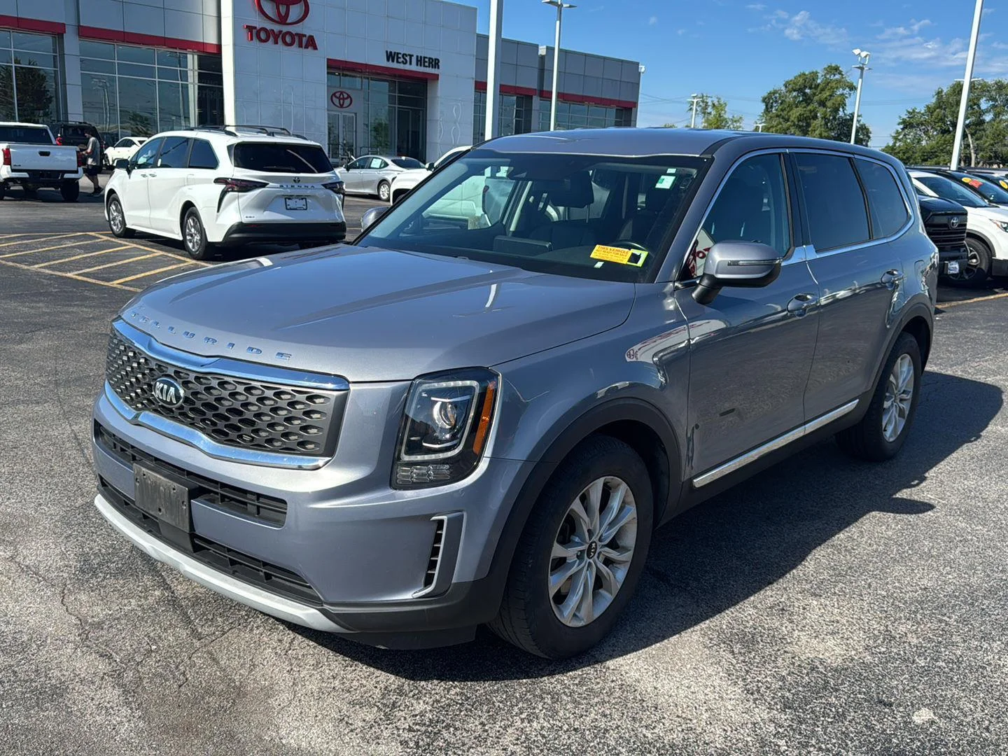 Used 2020 Everlasting Silver Kia LX image 3