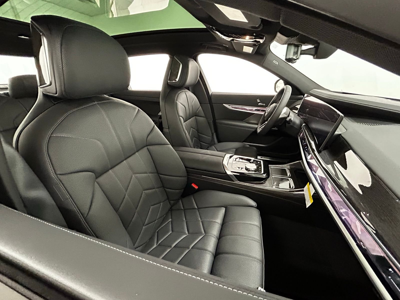 New 2026 Black Sapphire Metallic BMW xDrive60 image 73