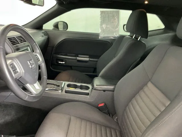 Used 2014 Crystal Metallic Dodge R/T image 13