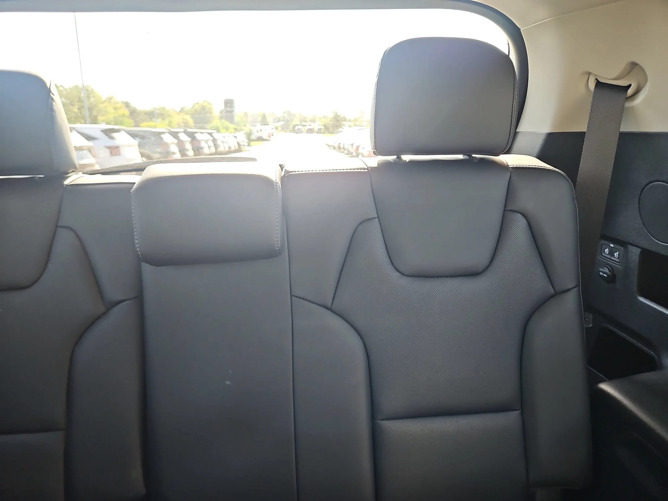 Used 2025 Dark Moss Kia S image 37