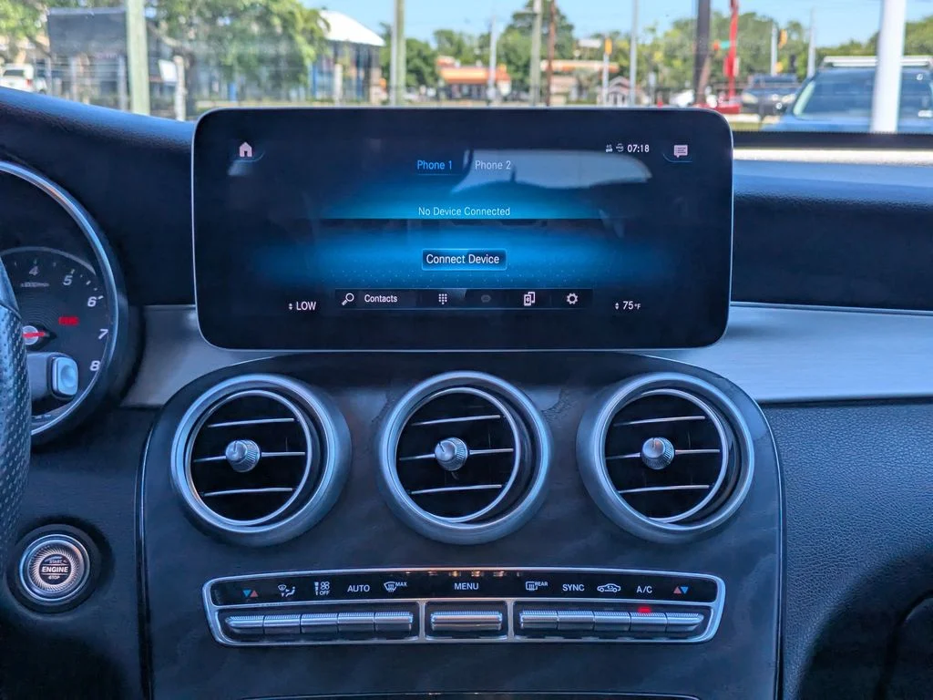 Used 2022  Mercedes-Benz GLC 300 image 22