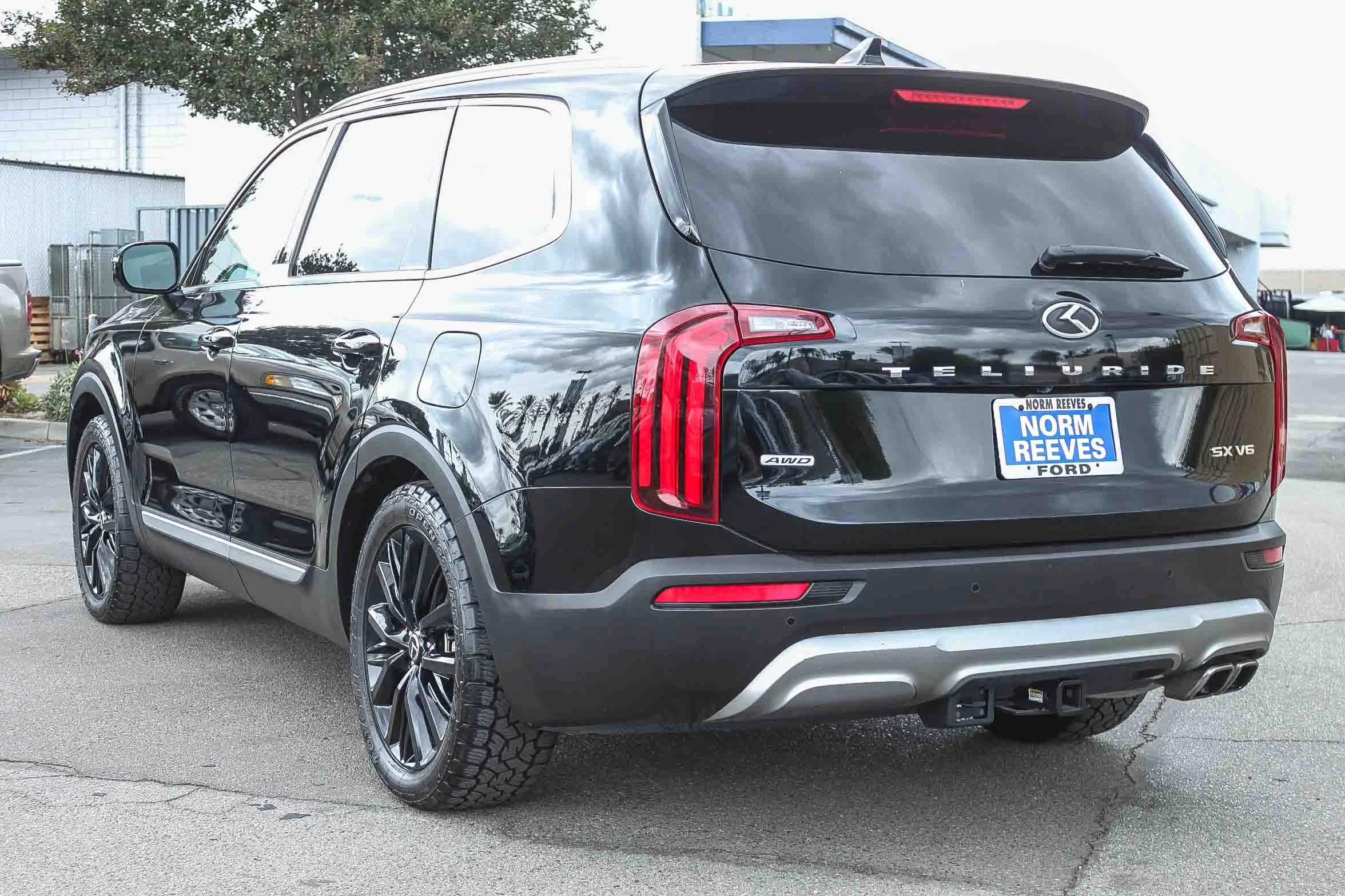 Used 2020 Ebony Black Kia SX image 9