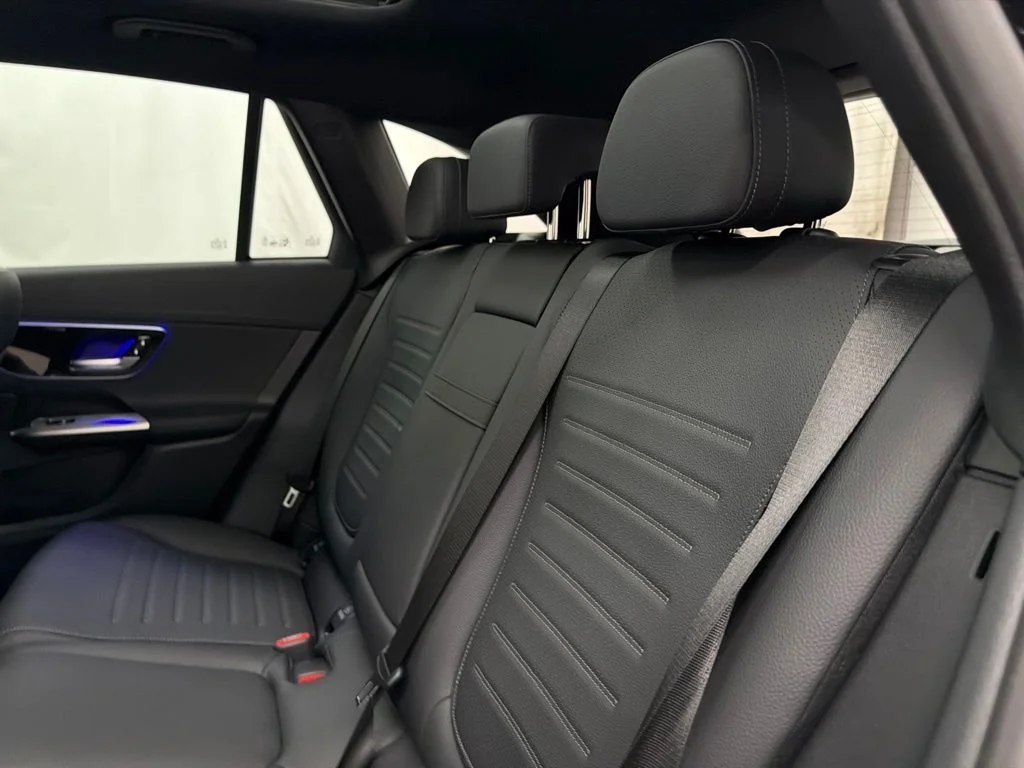 New 2026 Black Mercedes-Benz GLC 300 image 18