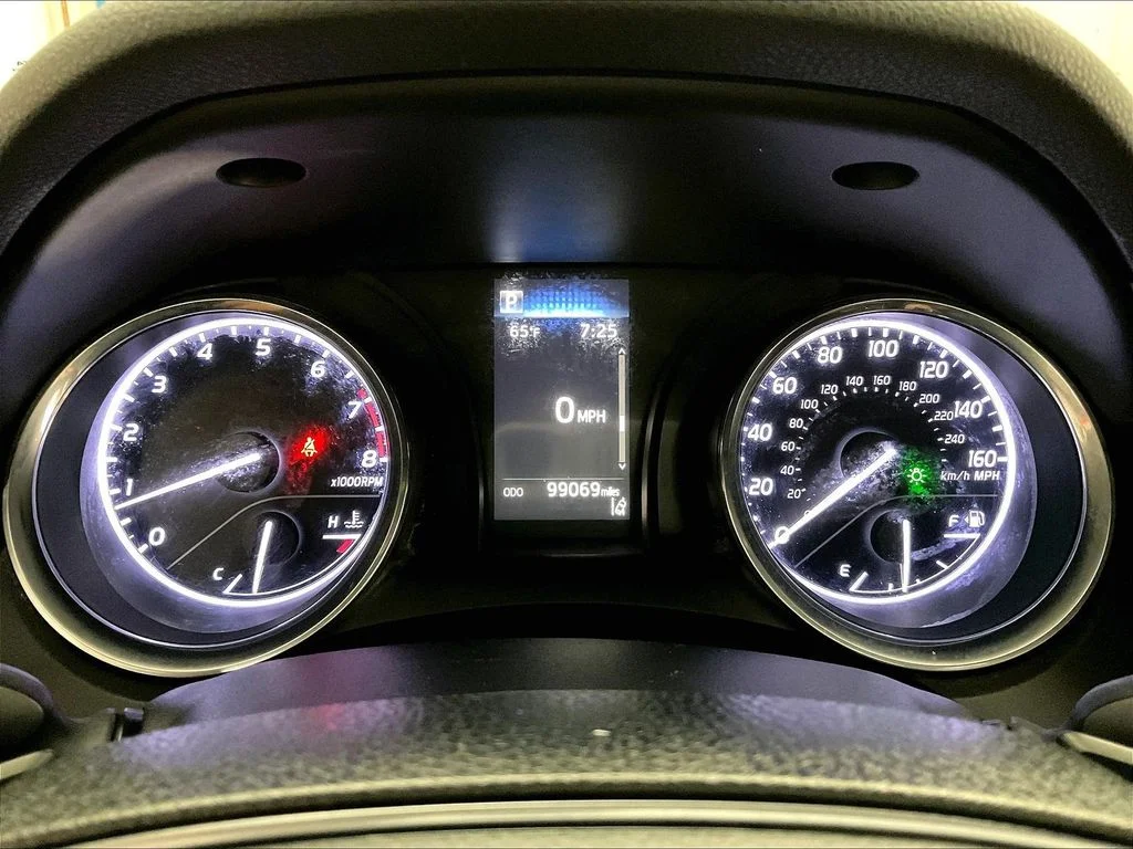 Used 2020 White Toyota SE image 24