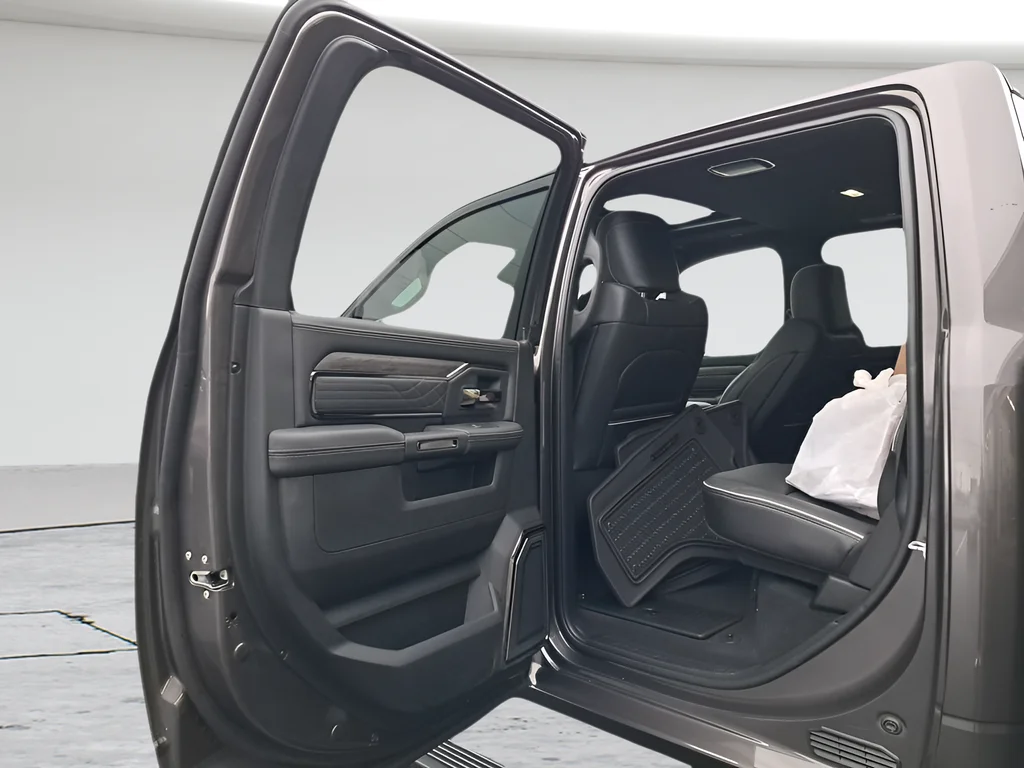 2026 RAM 3500 Limited - Photo 11