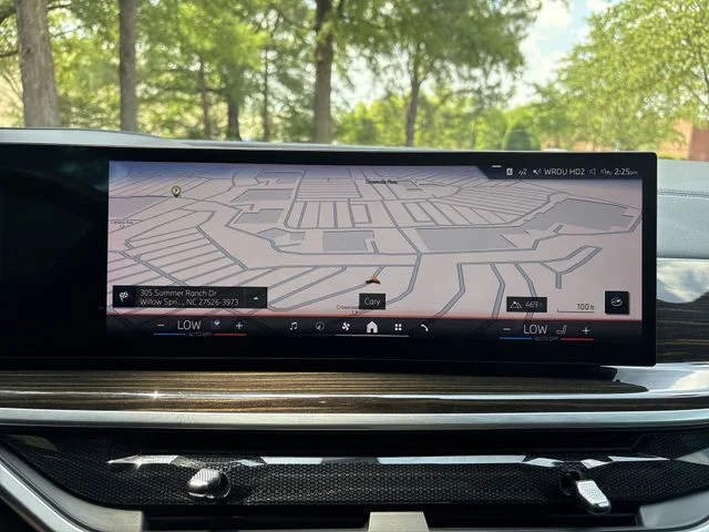 Used 2024 Gray BMW xDrive40i image 18