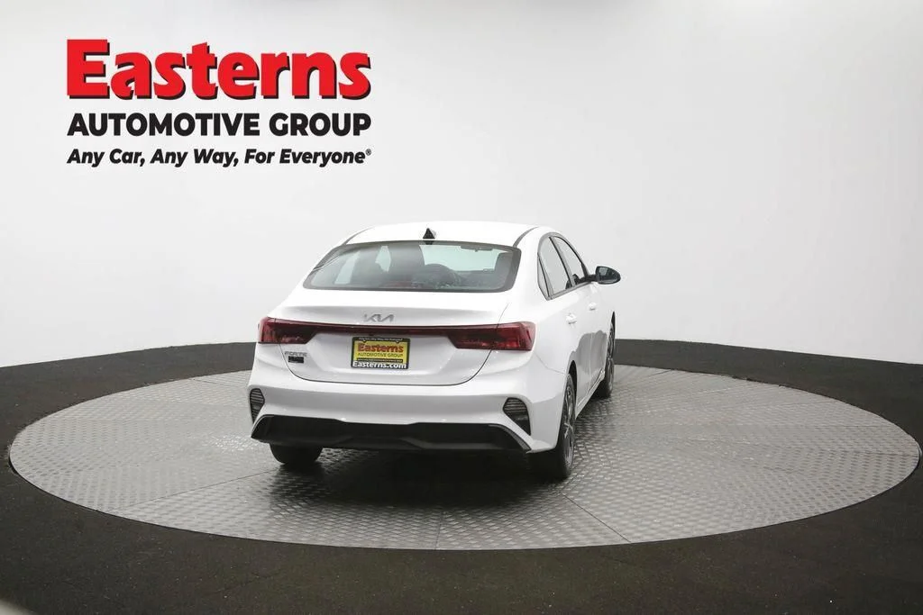 Used 2023 White Kia LXS image 39