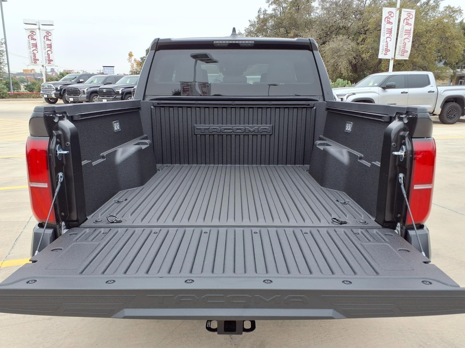 2026 Toyota Tacoma SR5 - Photo 7