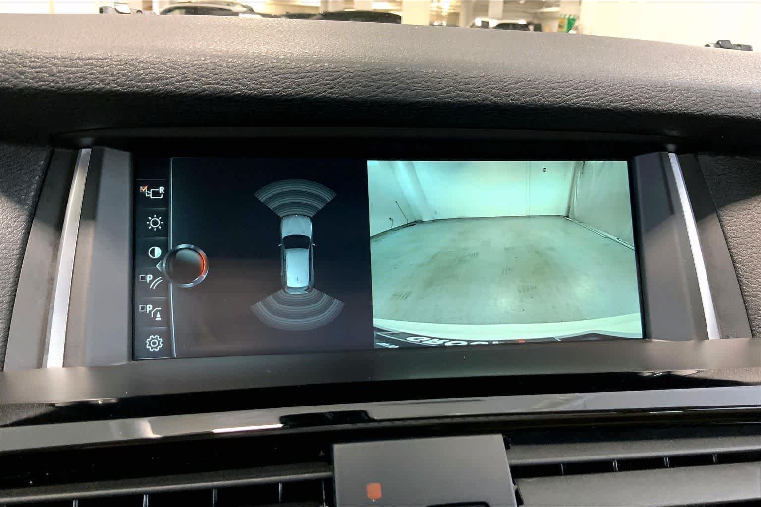 Used 2017 Alpine White BMW xDrive28i image 26