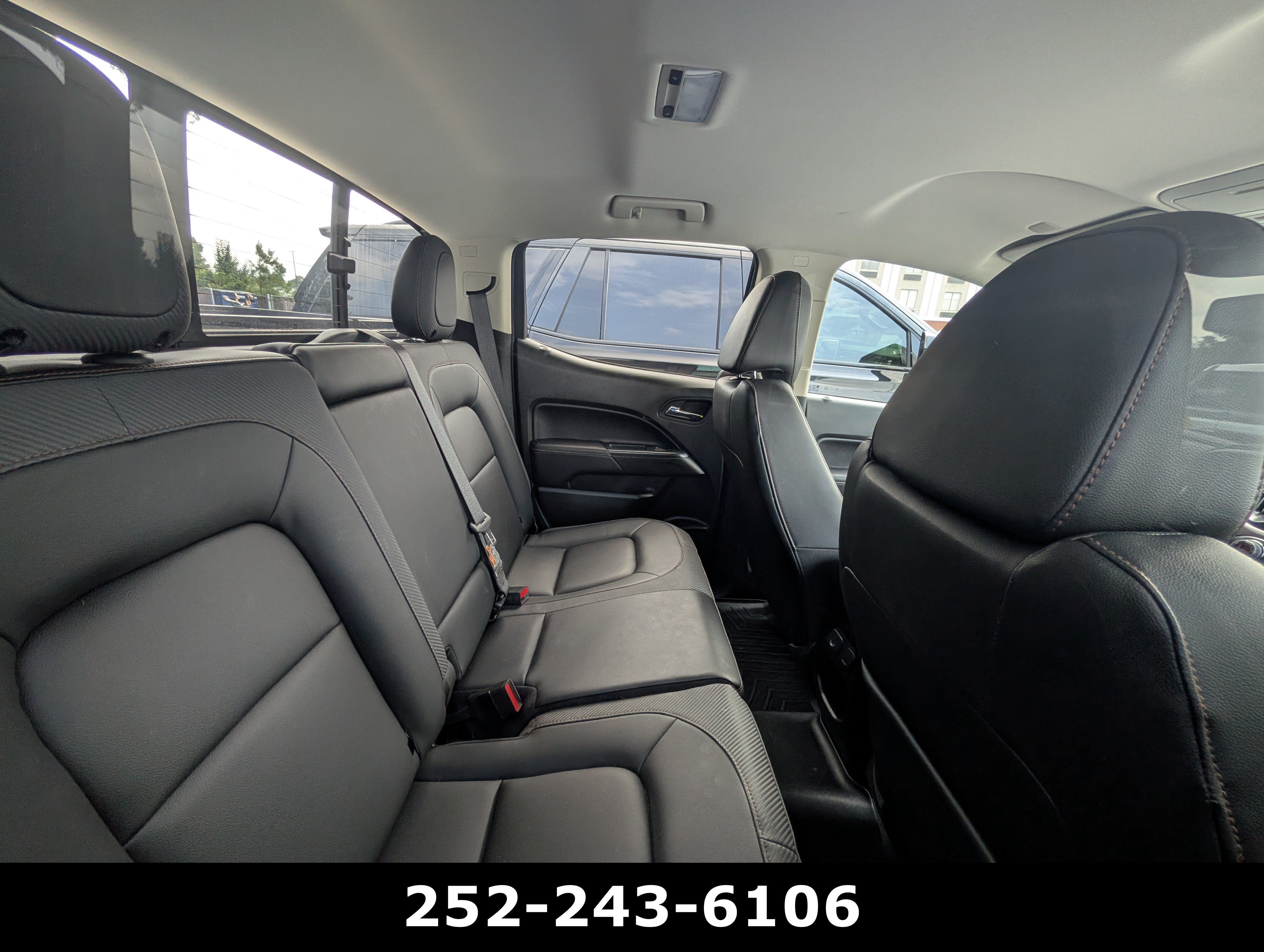 Used 2022 Satin Steel Metallic GMC 4WD AT4 w/Leather image 17