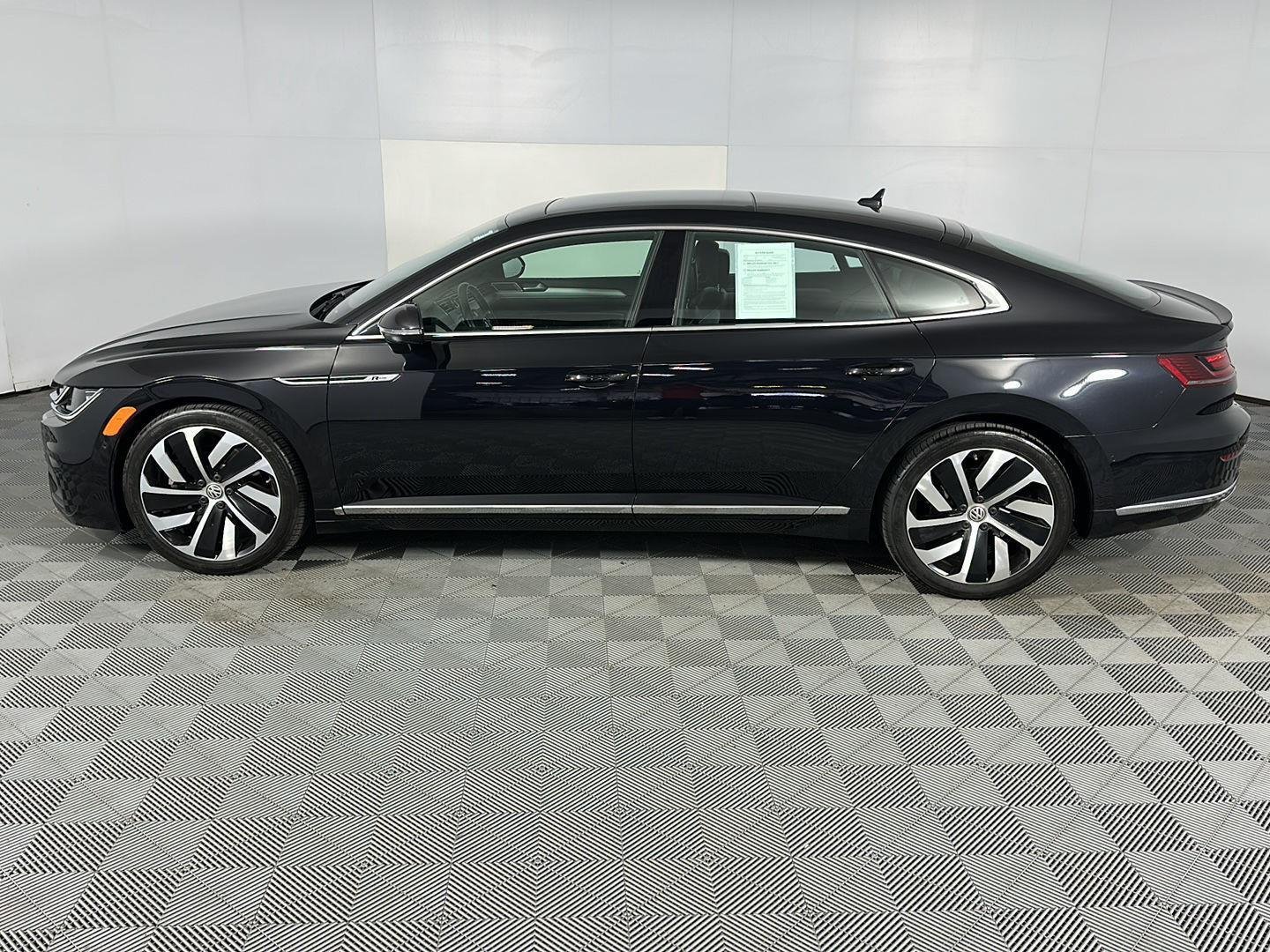 Used 2019 Deep Black Pearl Volkswagen SEL Premium R-Line image 13