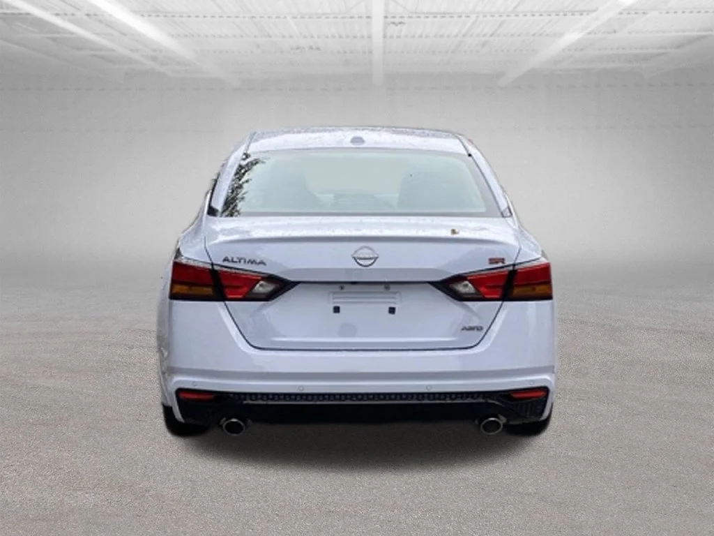 Used 2025 Gray Nissan 2.5 SR image 4
