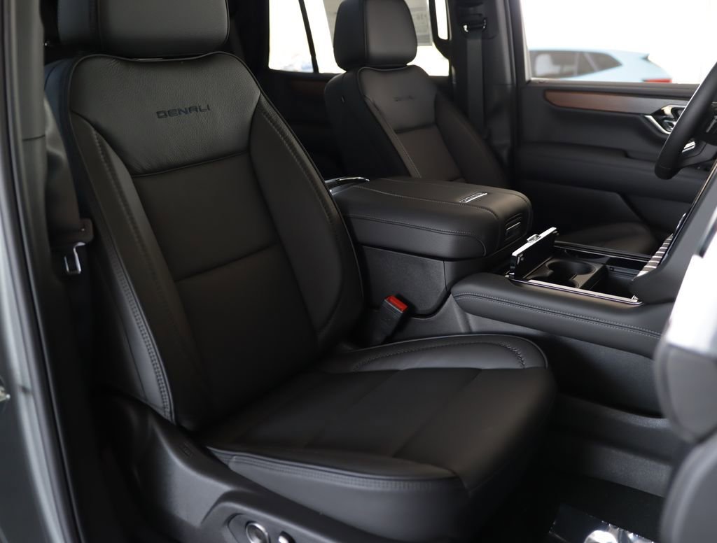 2026 GMC Yukon Denali - Photo 38