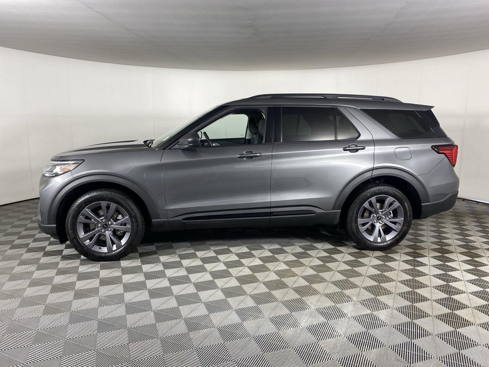 Used 2026 Carbonized Gray Ford Active image 4