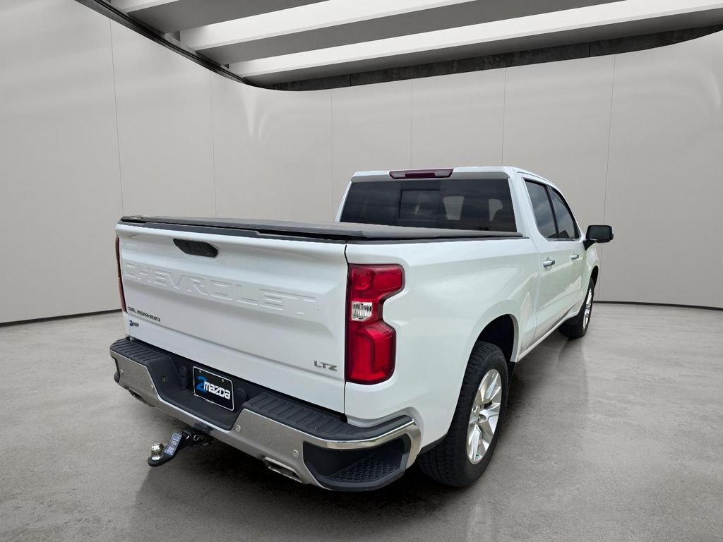 Used 2022 Summit White Chevrolet LTZ image 5
