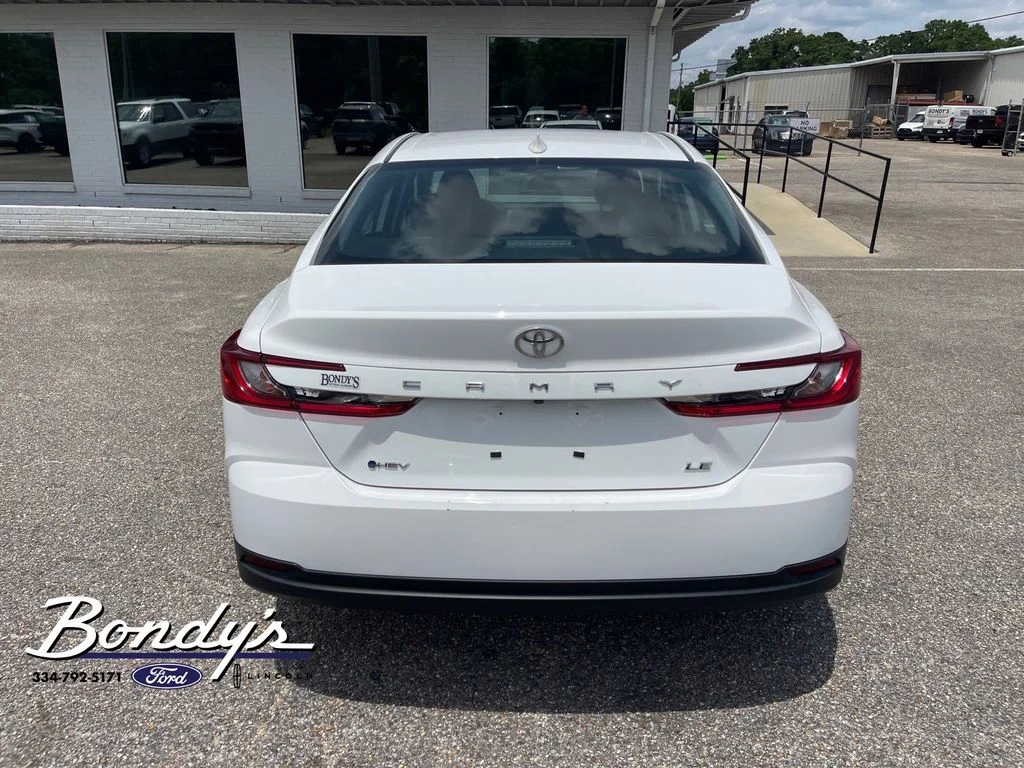 2025 Toyota Camry LE - Photo 13