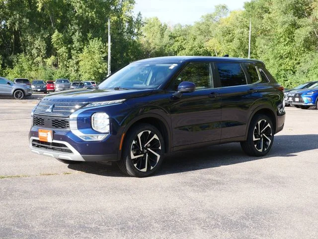 Used 2023 Mitsubishi Outlander SE with VIN JA4J4UA82PZ043579 for sale in White Bear Lake, Minnesota