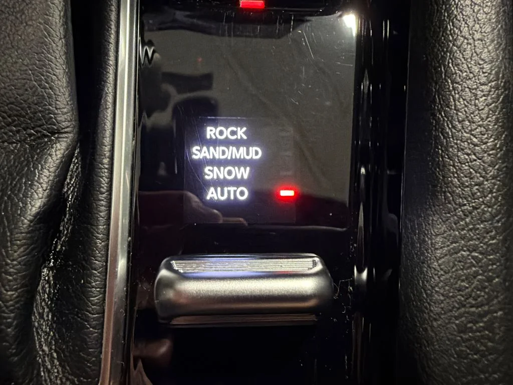 Certified Used 2025 Red Hot Pearlcoat Jeep Trailhawk image 39