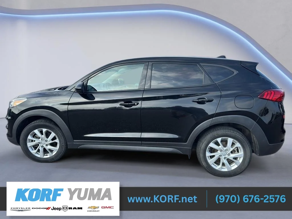 Used 2019 Black Noir Pearl Hyundai SE image 1
