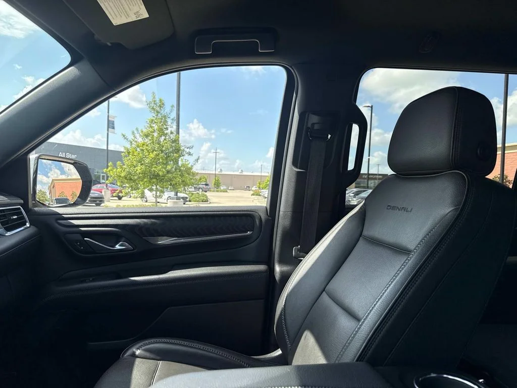 Used 2024 Silver GMC Denali image 22