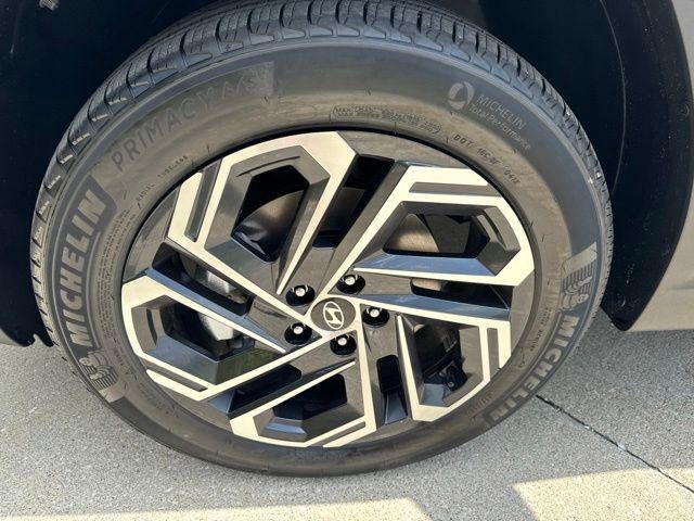New 2026 Ecotronic Gray Hyundai Limited image 12