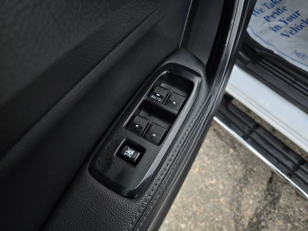 Used 2021 White Ford Lariat image 15
