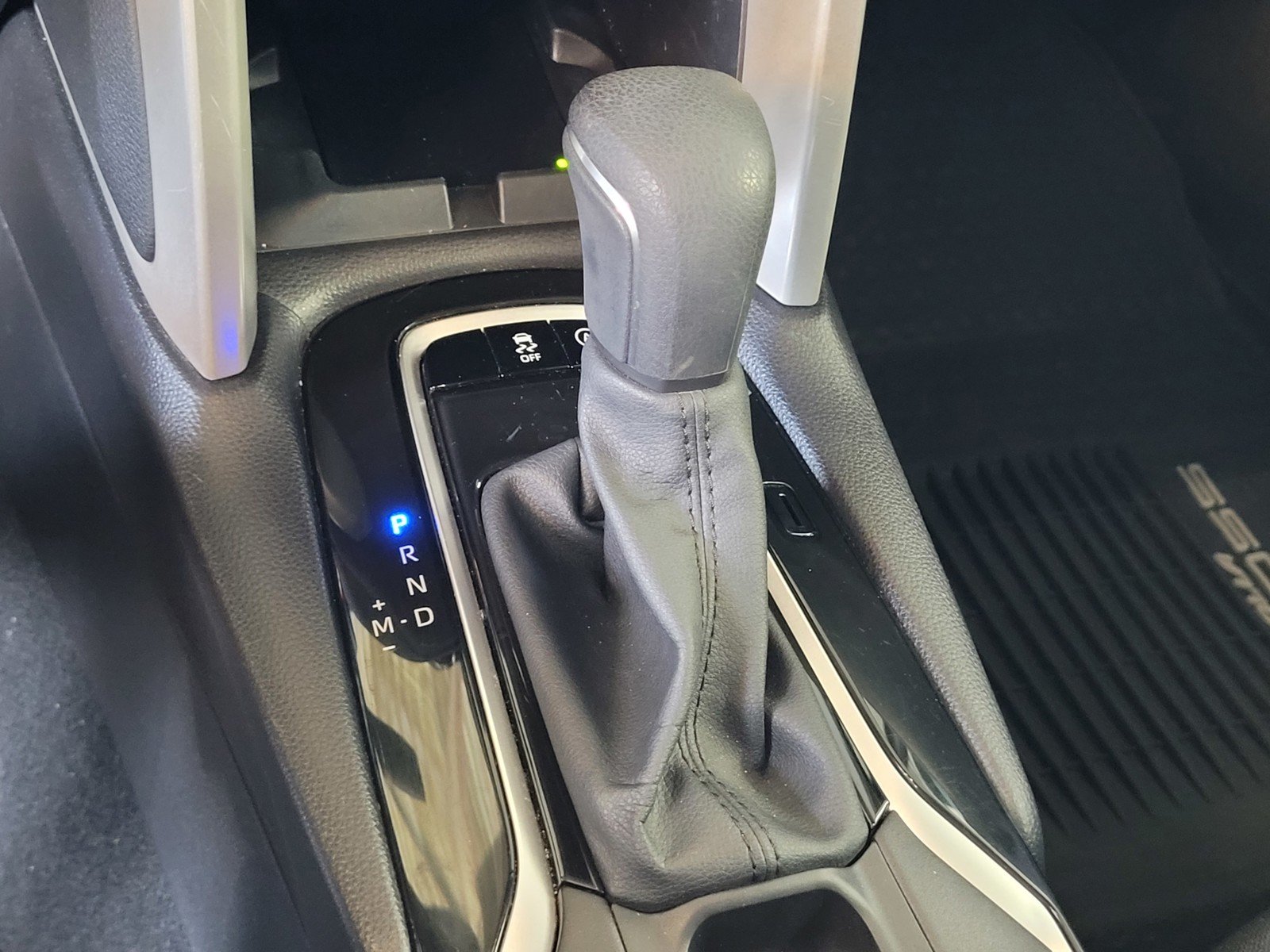 Used 2024 Wind Chill Pearl Toyota LE image 15