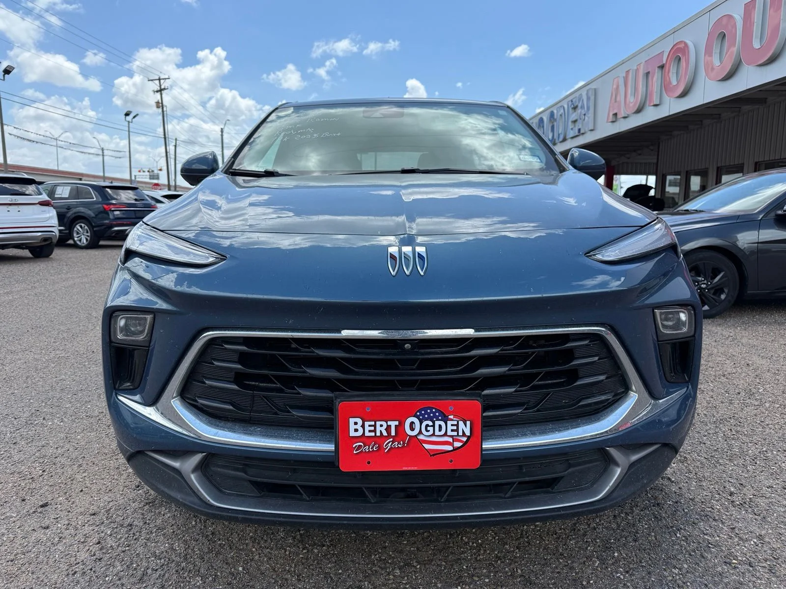 Used 2025 Blue Buick Preferred image 4