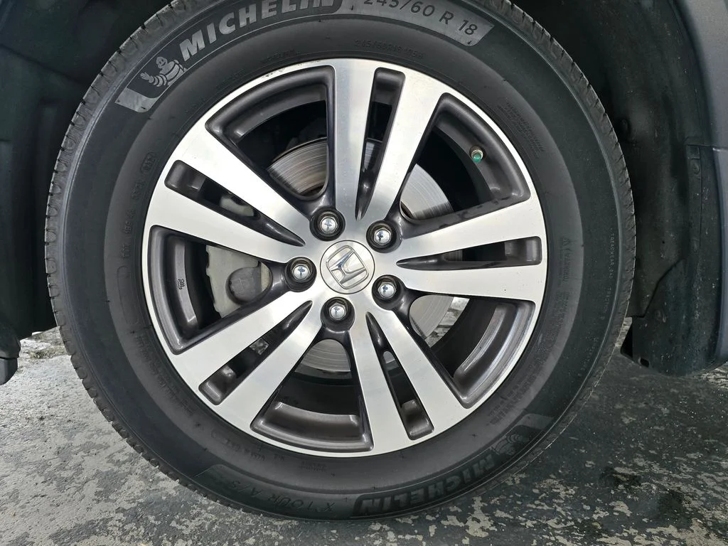Used 2016 Silver Honda EX-L image 79