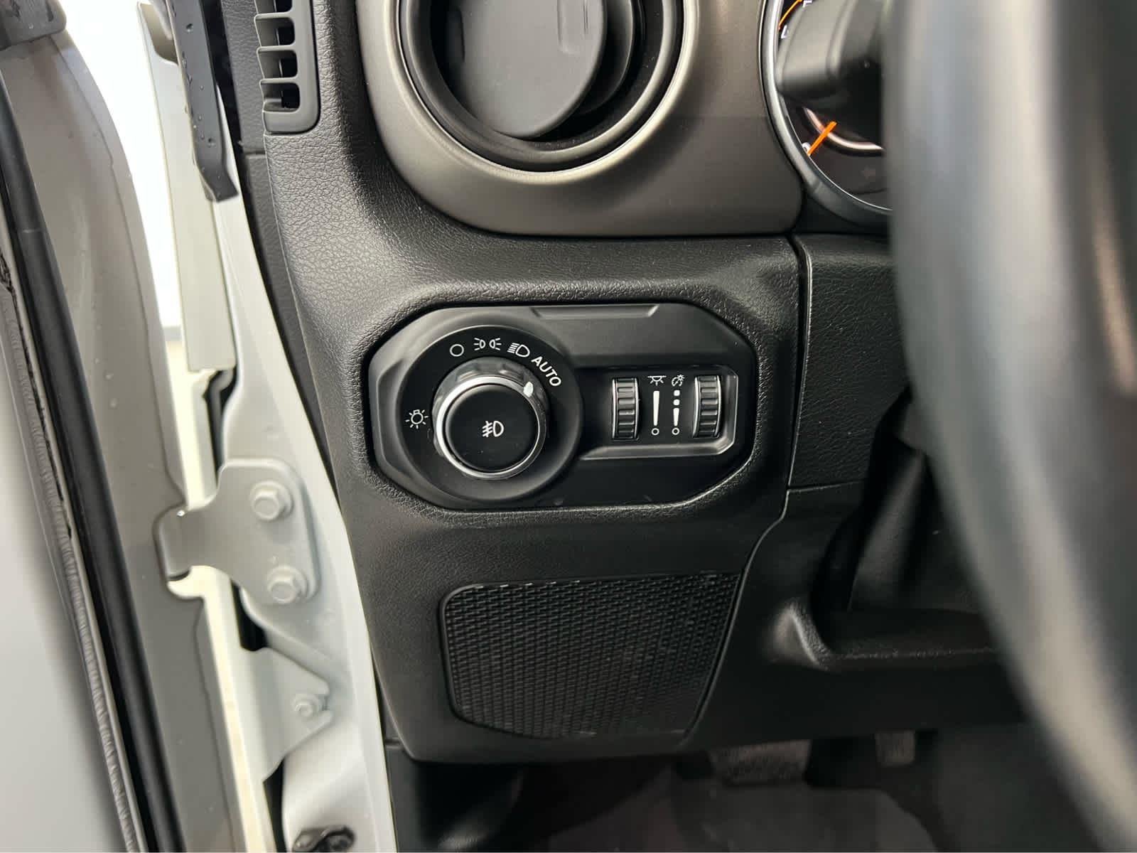 2021 Jeep Wrangler Unlimited Willys - Photo 13